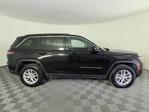 Certified 2024 Jeep Grand Cherokee Laredo X image 3