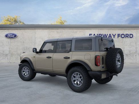 New 2025 Ford Bronco Badlands image 4