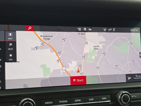 Used 2021 Porsche Macan AWD/4WD image 22