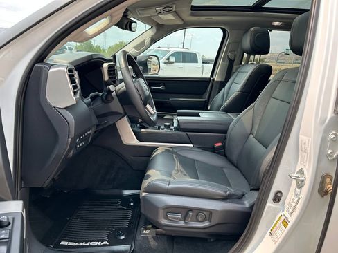 Used 2024 Toyota Sequoia Limited AWD/4WD image 9