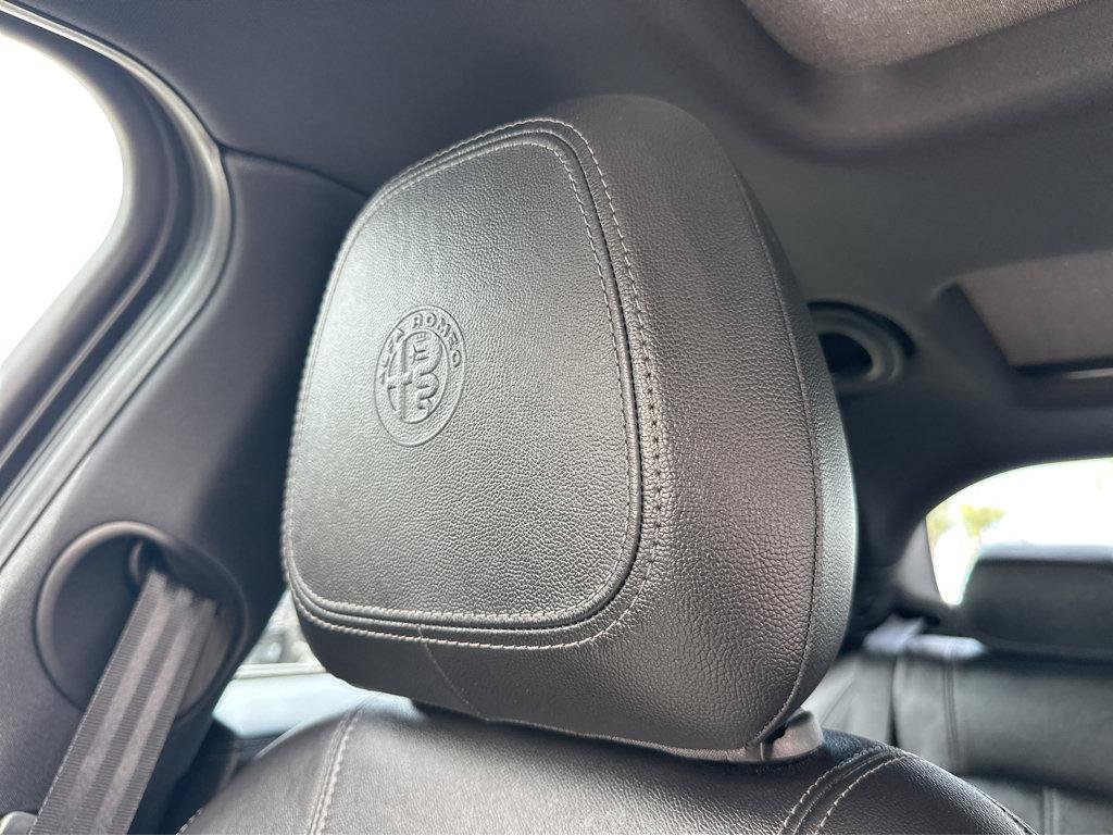 Used 2022 Alfa Romeo Giulia Ti AWD/4WD image 30