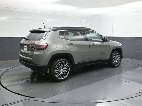Used 2022 Jeep Compass Limited w/ Elite Group AWD/4WD image 8