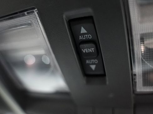 Used 2008 Dodge Challenger SRT8 image 31