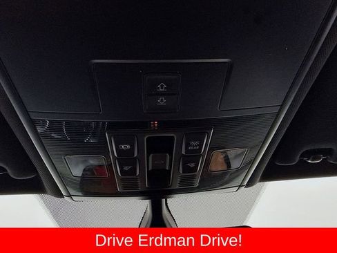 Used 2020 Volkswagen Tiguan SE R-Line FWD image 18