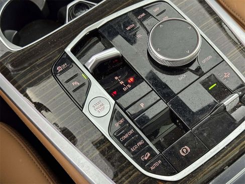 Used 2023 BMW X7 xDrive40i w/ Parking Assistance Package image 28