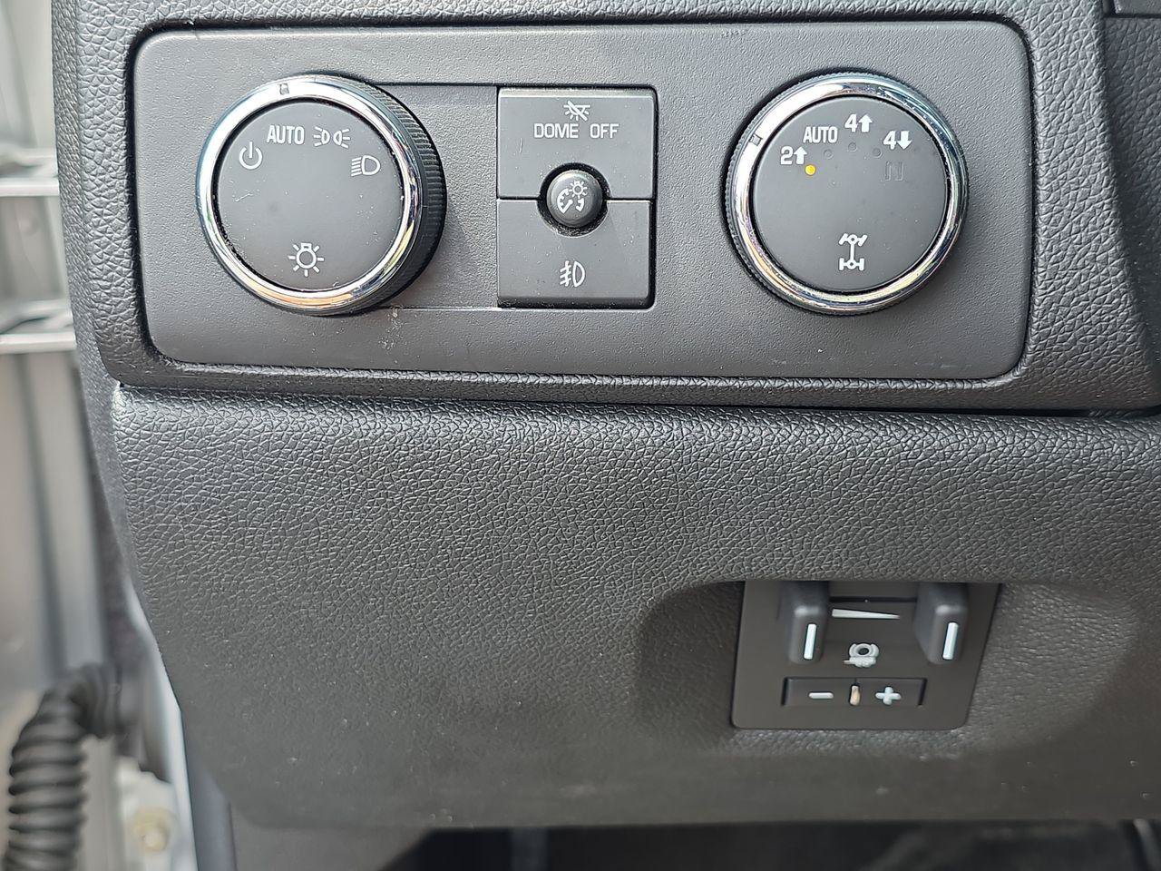 Used 2010 Chevrolet Avalanche LTZ AWD/4WD image 10