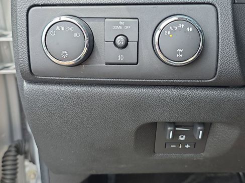 Used 2010 Chevrolet Avalanche LTZ AWD/4WD image 10
