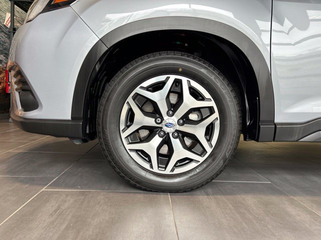 Used 2023 Subaru Forester Premium AWD/4WD image 41