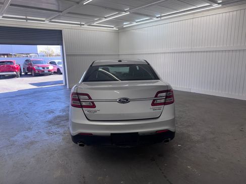 Used 2017 Ford Taurus Limited image 6