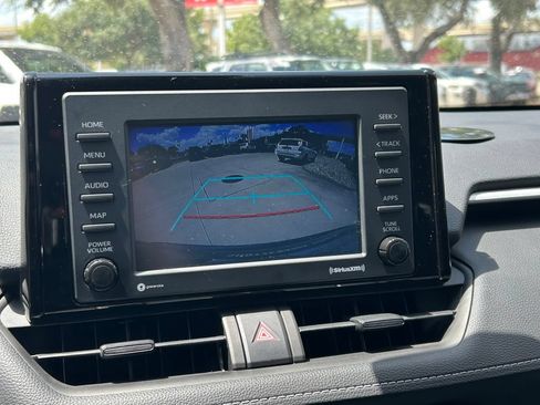 Used 2022 Toyota RAV4 XLE AWD/4WD image 30