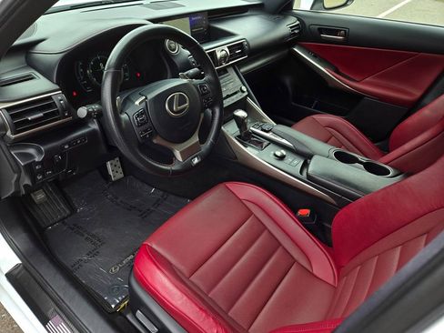 Used 2019 Lexus IS 300 F Sport w/ F Sport Package RWD image 11