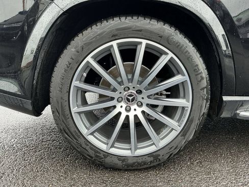 Used 2025 Mercedes-Benz GLS 580 4MATIC image 8