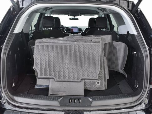 Used 2023 Ford Explorer XLT w/ Equipment Group 202A image 21