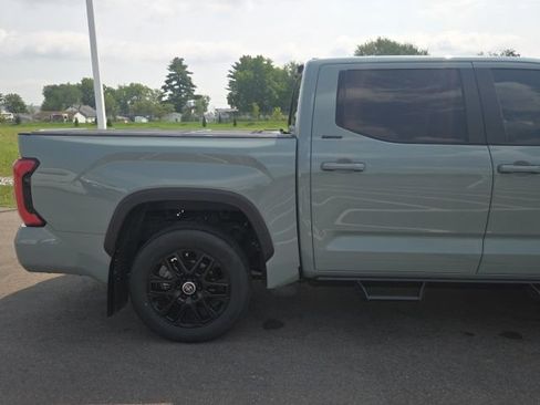 Used 2024 Toyota Tundra Limited AWD/4WD image 9