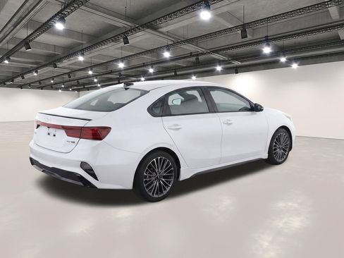 Used 2022 Kia Forte GT-Line w/ GT-Line Premium Package FWD image 4