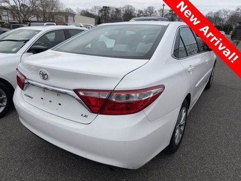 Used 2017 Toyota Camry LE image 4
