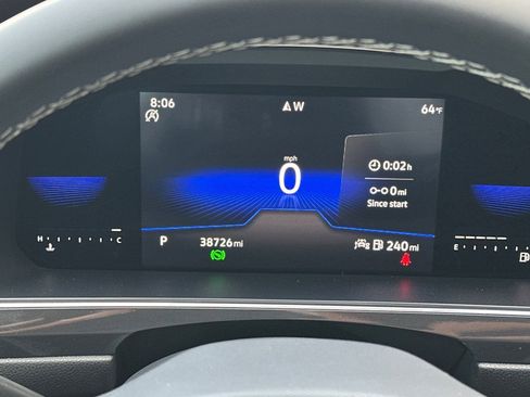 Used 2023 Volkswagen Tiguan SE image 25