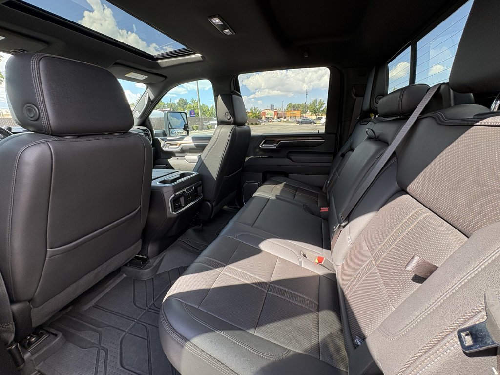 Used 2024 Chevrolet Silverado 3500 High Country AWD/4WD image 22