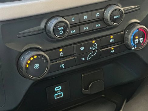 Used 2024 Ford F150 XL RWD image 28