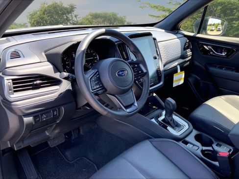 Used 2025 Subaru Forester Limited AWD/4WD image 16