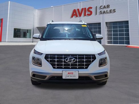 Used 2025 Hyundai Venue SEL FWD image 10