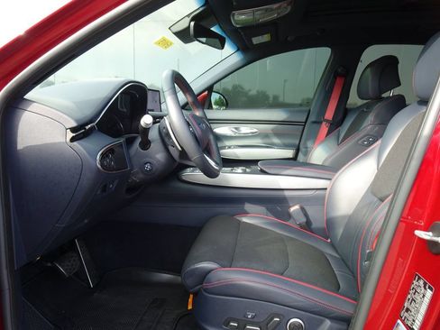 Used 2022 Genesis GV70 3.5T Sport AWD/4WD image 9