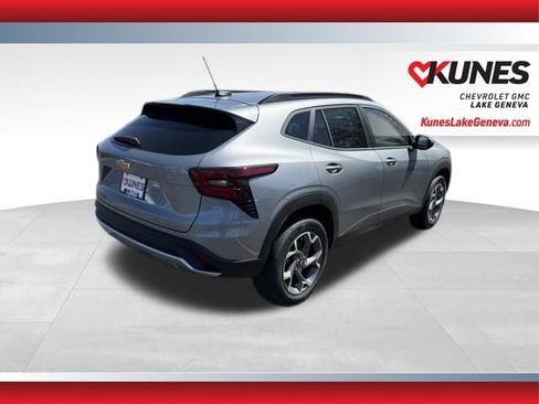 New 2026 Chevrolet Trax LT FWD image 5
