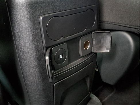 Used 2023 Ford Explorer XLT image 25