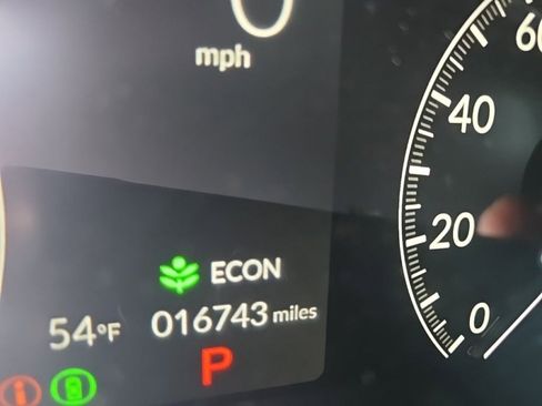 Used 2023 Honda Civic Sport image 12