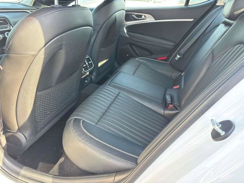 Used 2022 Genesis G70 3.3T AWD/4WD image 8