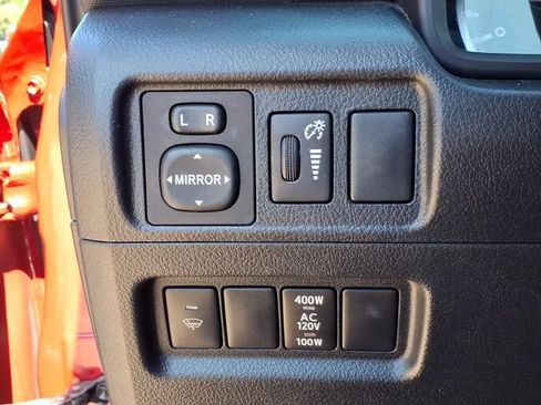 Used 2014 Toyota 4Runner SR5 AWD/4WD image 21