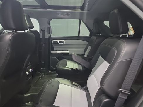 Used 2024 Ford Explorer XLT w/ Equipment Group 202A AWD/4WD image 8