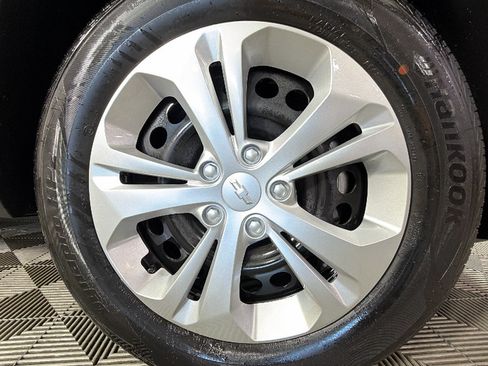 Certified 2026 Chevrolet Trax LS FWD image 36