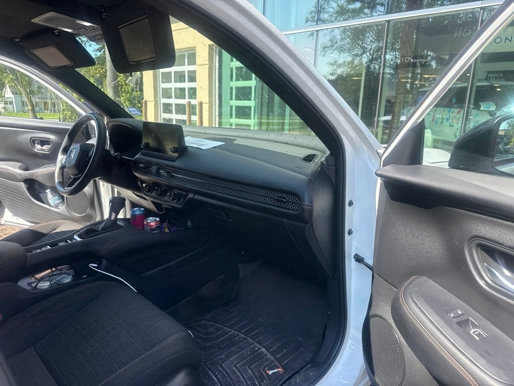 Used 2025 Honda HR-V Sport image 16