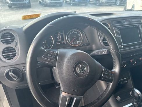 Used 2018 Volkswagen Tiguan Limited image 4