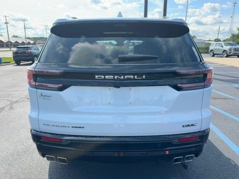 Used 2026 GMC Acadia Denali Ultimate w/ LPO, Floor Liner Package AWD/4WD image 20