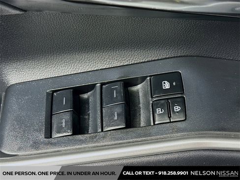 Used 2024 Toyota Highlander XSE image 17