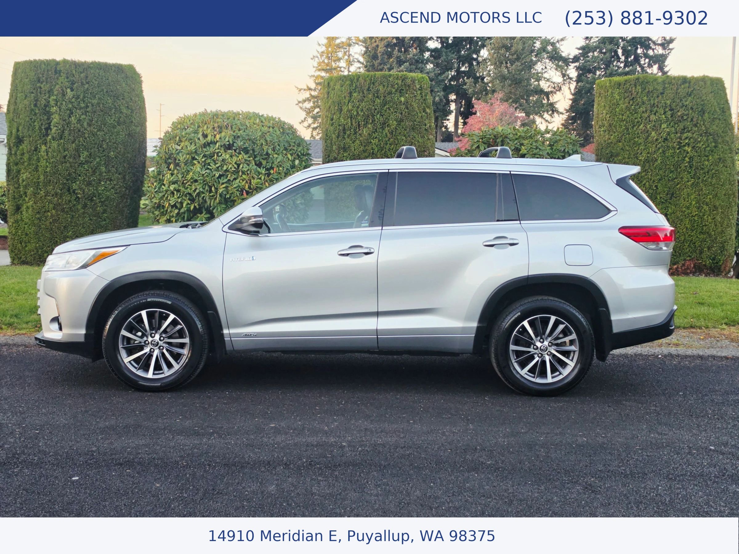 Used 2017 Toyota Highlander XLE AWD/4WD image 2