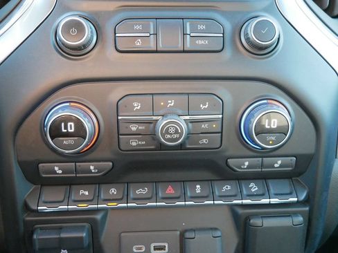Used 2021 Chevrolet Silverado 1500 LT Trail Boss w/ Convenience Package II AWD/4WD image 22