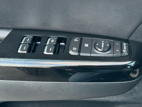 Used 2022 Kia Sportage EX image 27