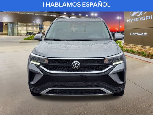 Used 2024 Volkswagen Taos SE FWD image 5