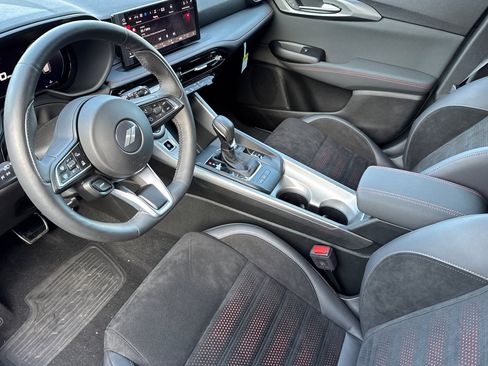 New 2024 Dodge Hornet GT image 9