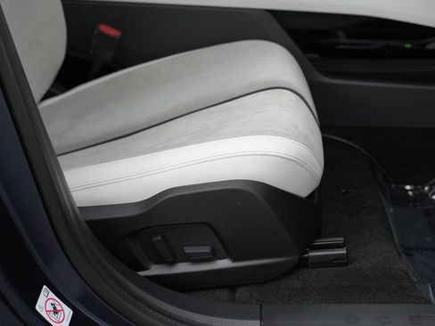 Used 2023 Fisker Ocean Extreme AWD/4WD image 32