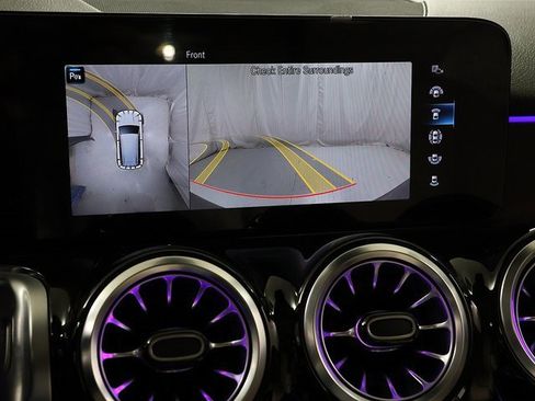 Used 2023 Mercedes-Benz GLB 250 4MATIC image 22