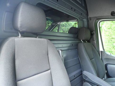 Used 2024 Mercedes-Benz Sprinter 2500 image 29
