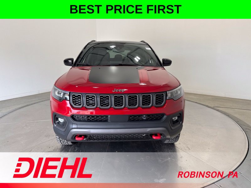 New 2026 Jeep Compass Trailhawk w/ Sun, Sound & Navigation Group AWD/4WD image 2