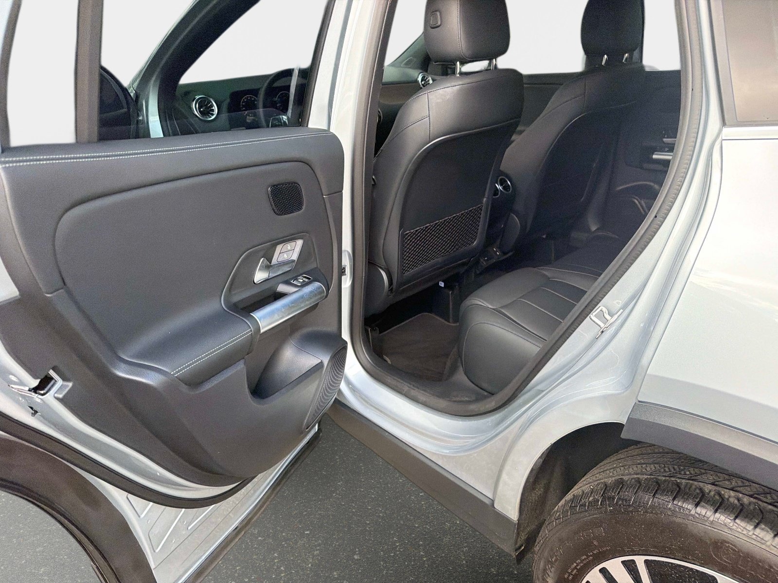 Certified 2025 Mercedes-Benz GLA 250 image 10