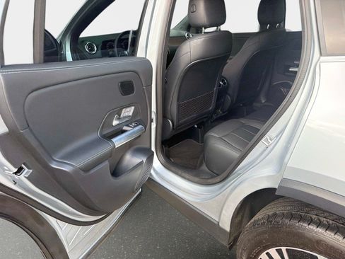 Used 2025 Mercedes-Benz GLA 250 image 10