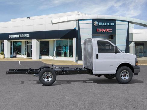 New 2025 GMC Savana 3500 w/ Power Convenience Package image 5