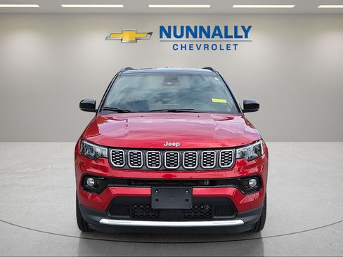 Used 2025 Jeep Compass Limited AWD/4WD image 8
